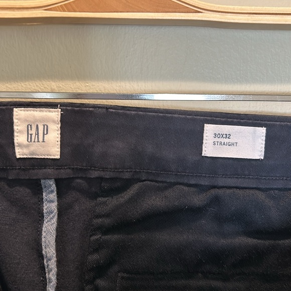 Modern Khakis in Straight Fit with GapFlex
30 x 32 L
Color - Navy - Picture 9 of 9